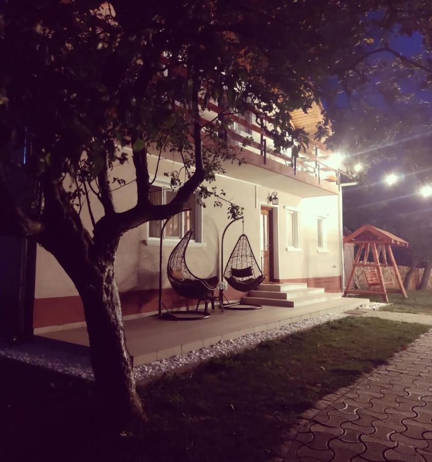 Horace Guesthouse Pool & Hot Tub & Bikes & River Dejani Екстер'єр фото